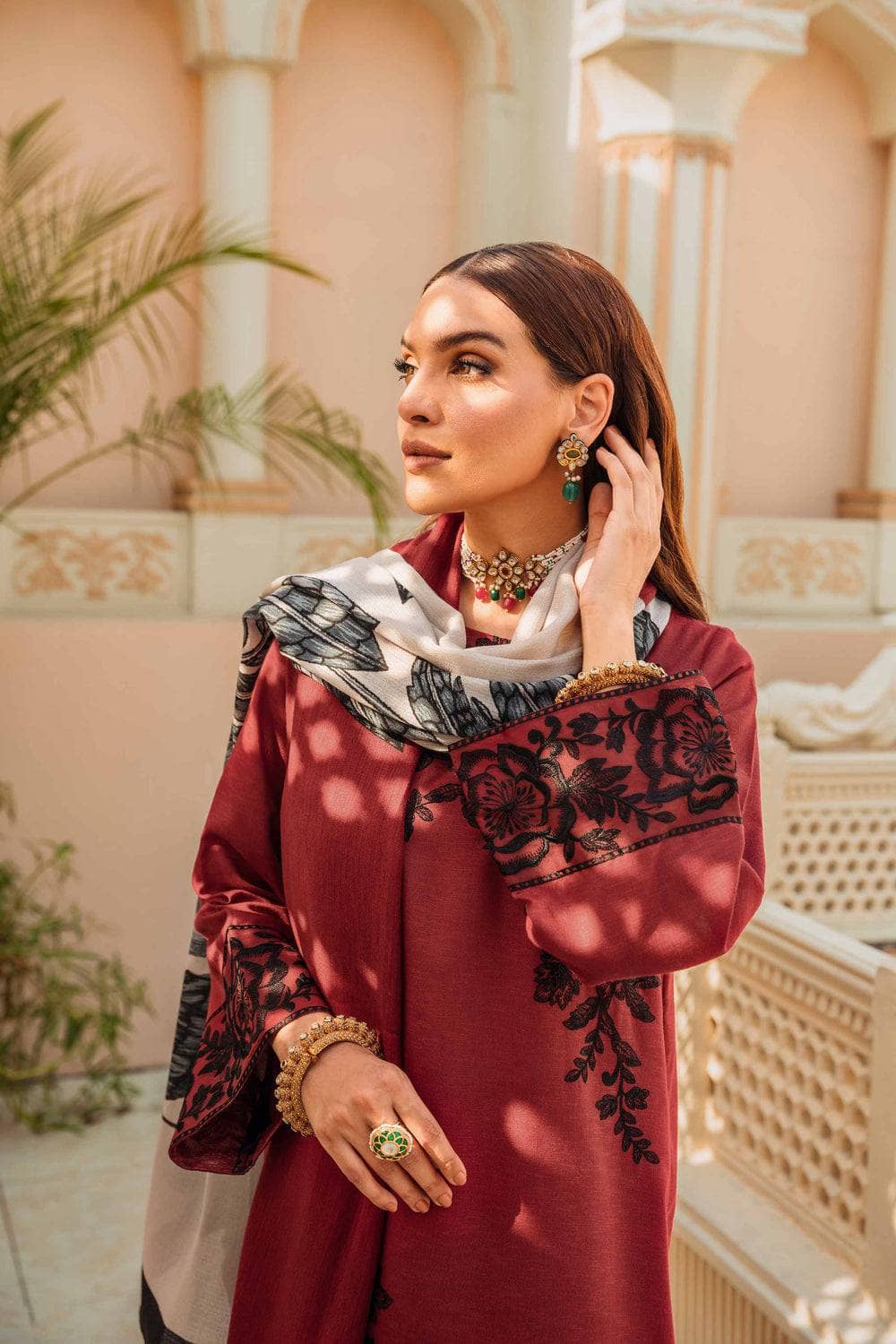 img_nishat_winter_23_awwal_boutique