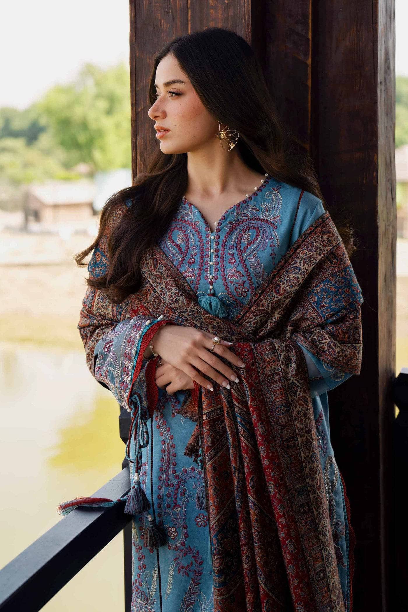 img_nishat_winter_25_awwal_boutique