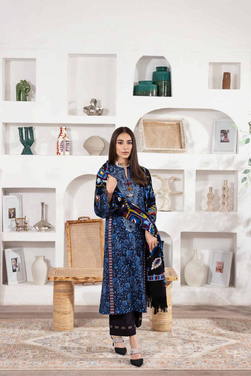 img_nishat_winter_23_awwal_boutique
