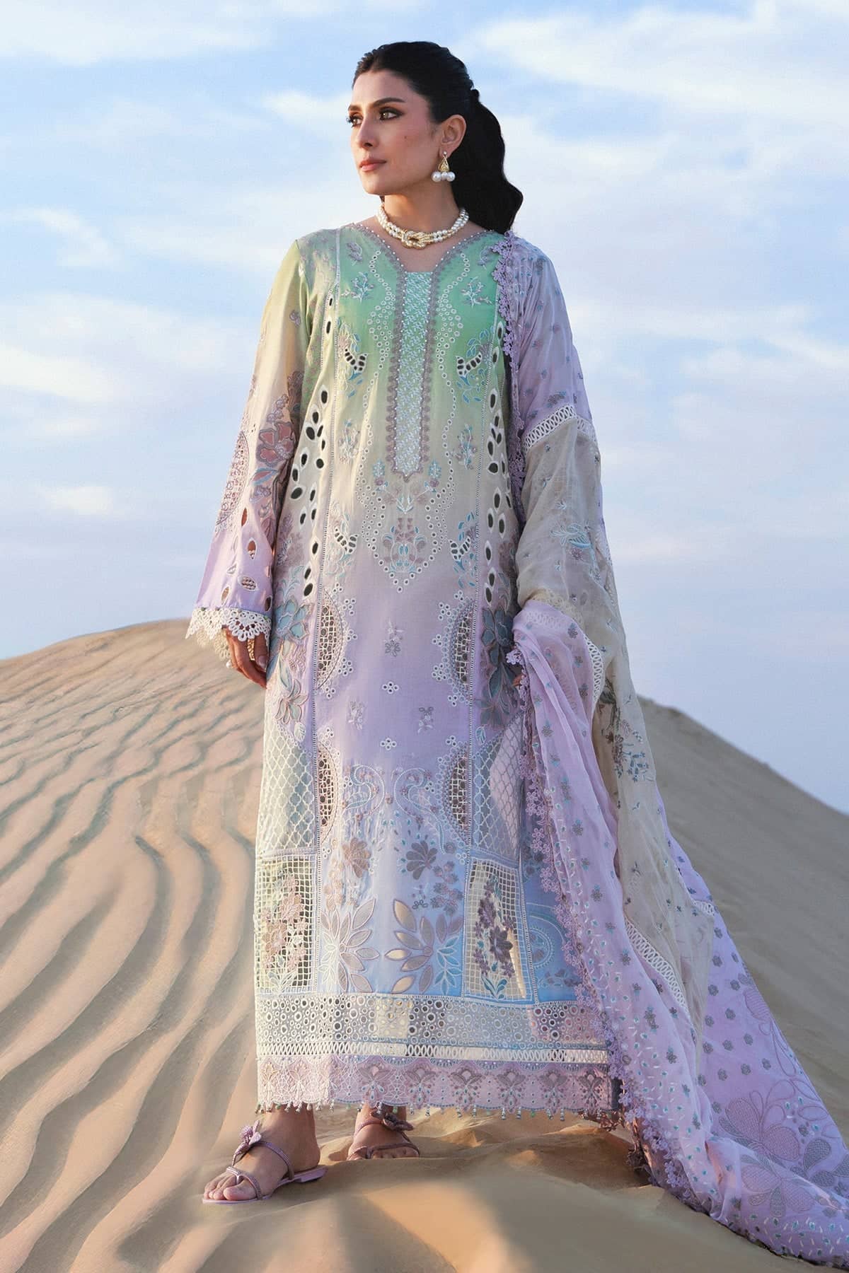 img_nureh_aman_lawn_awwal_boutique
