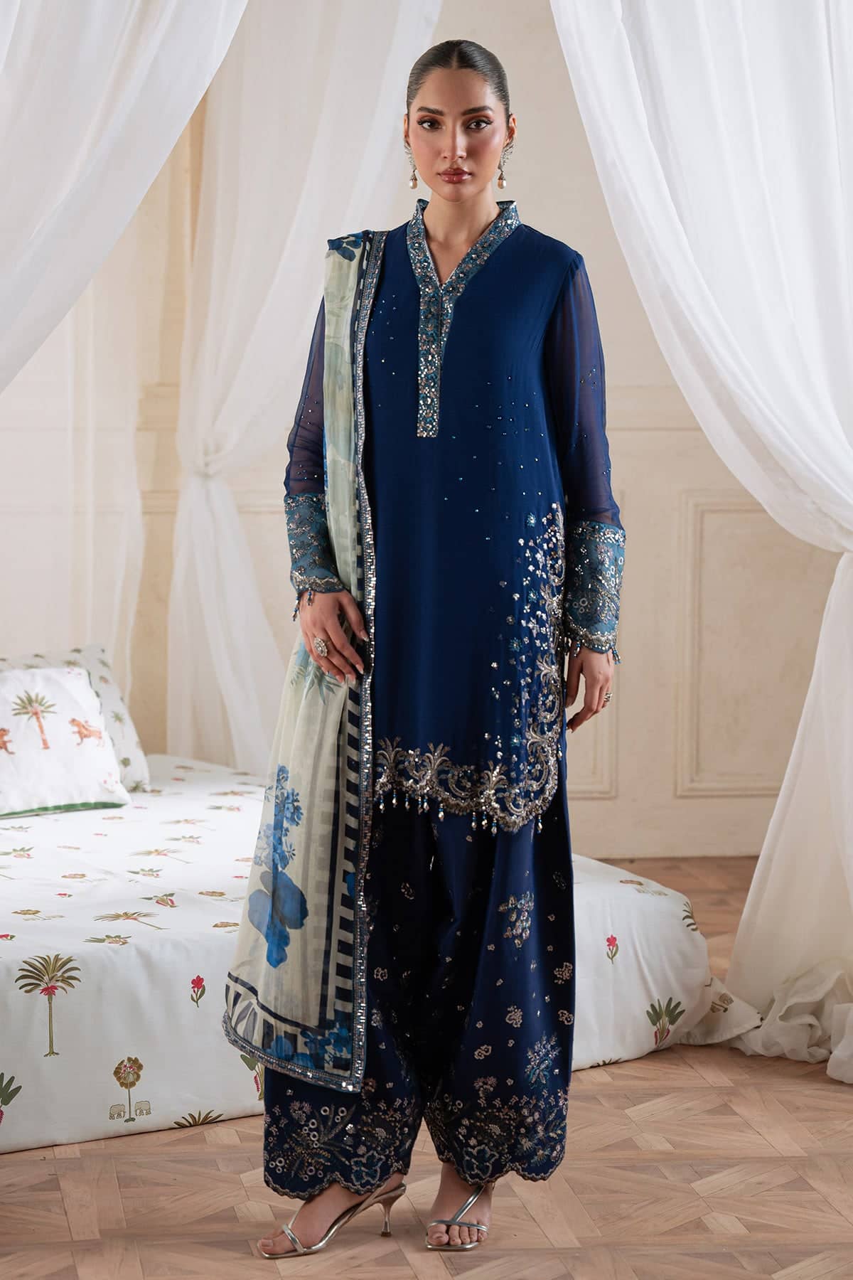 img_nureh_amaya_formals_awwal_boutique