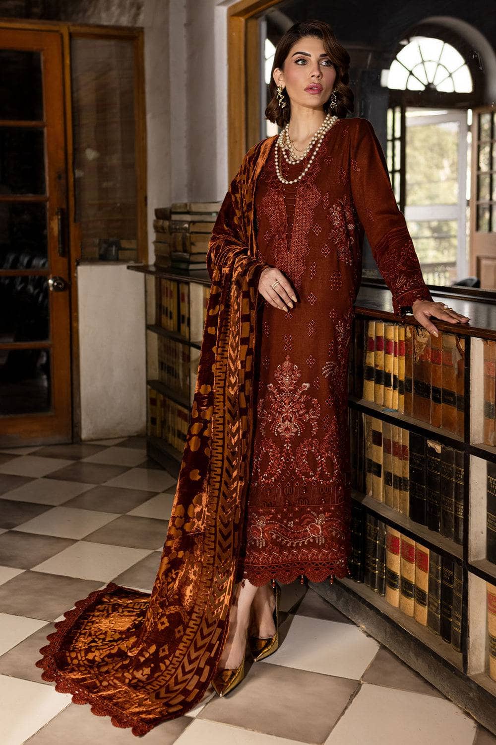 img_nureh_exclsuive_velvet_shawl_collection_awwal_boutique