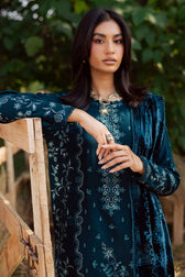 Nureh Exclusive Shawl Collection Winter Pakistani Suits Nureh Exclusive Velvet Palachi Shawl/NE 186