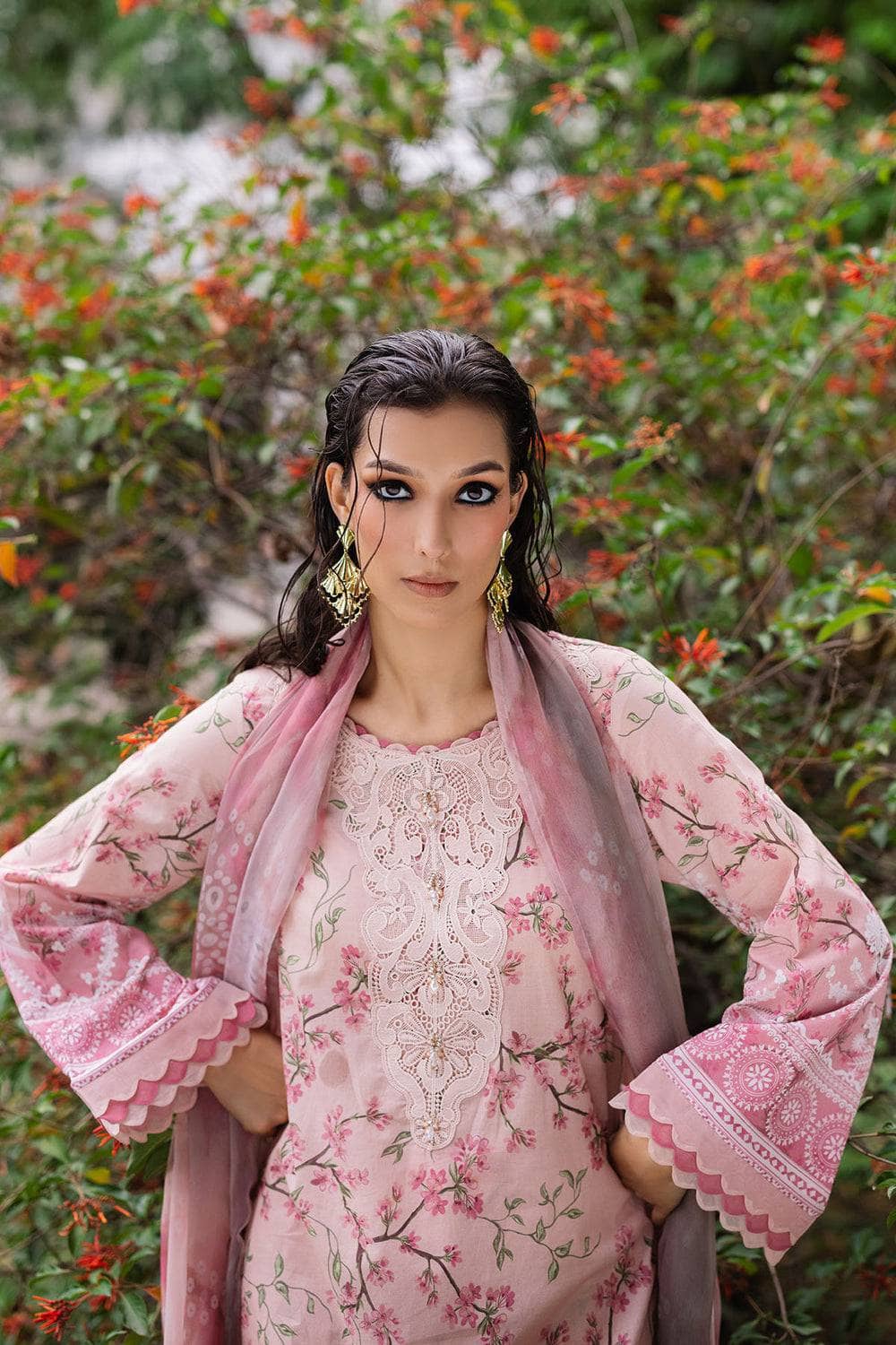 Nureh Lawn Pakistani Suit Nureh Daily Delight Chikankari Lace Collection/01