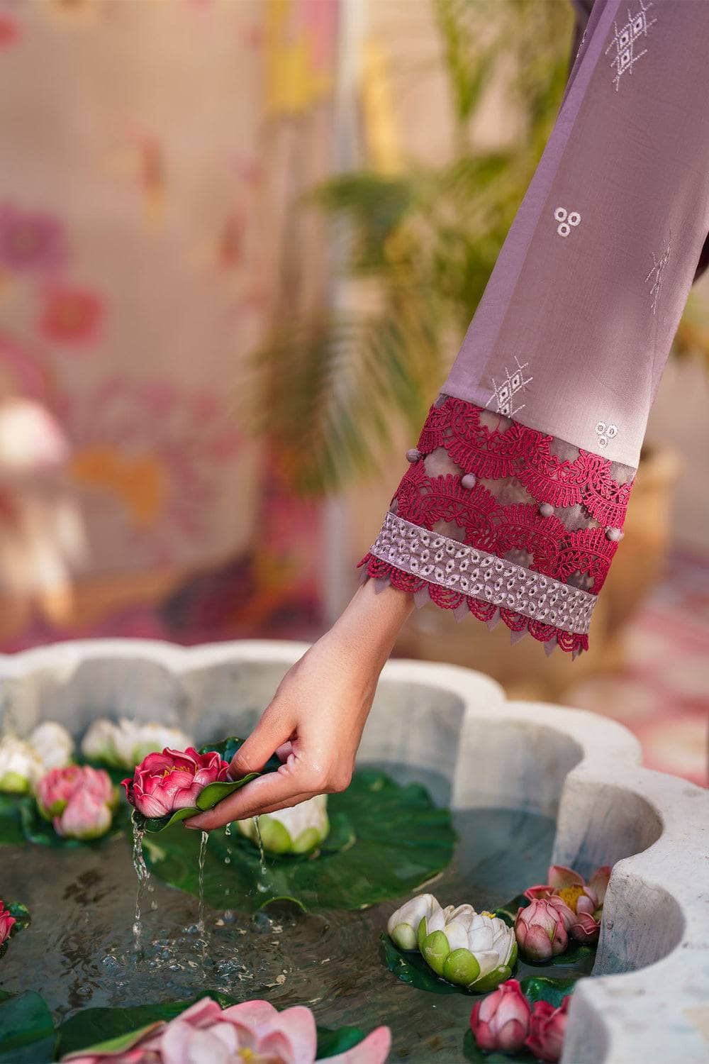 img_nureh_dhoop_kinaray_lawn_24_awwal_boutique