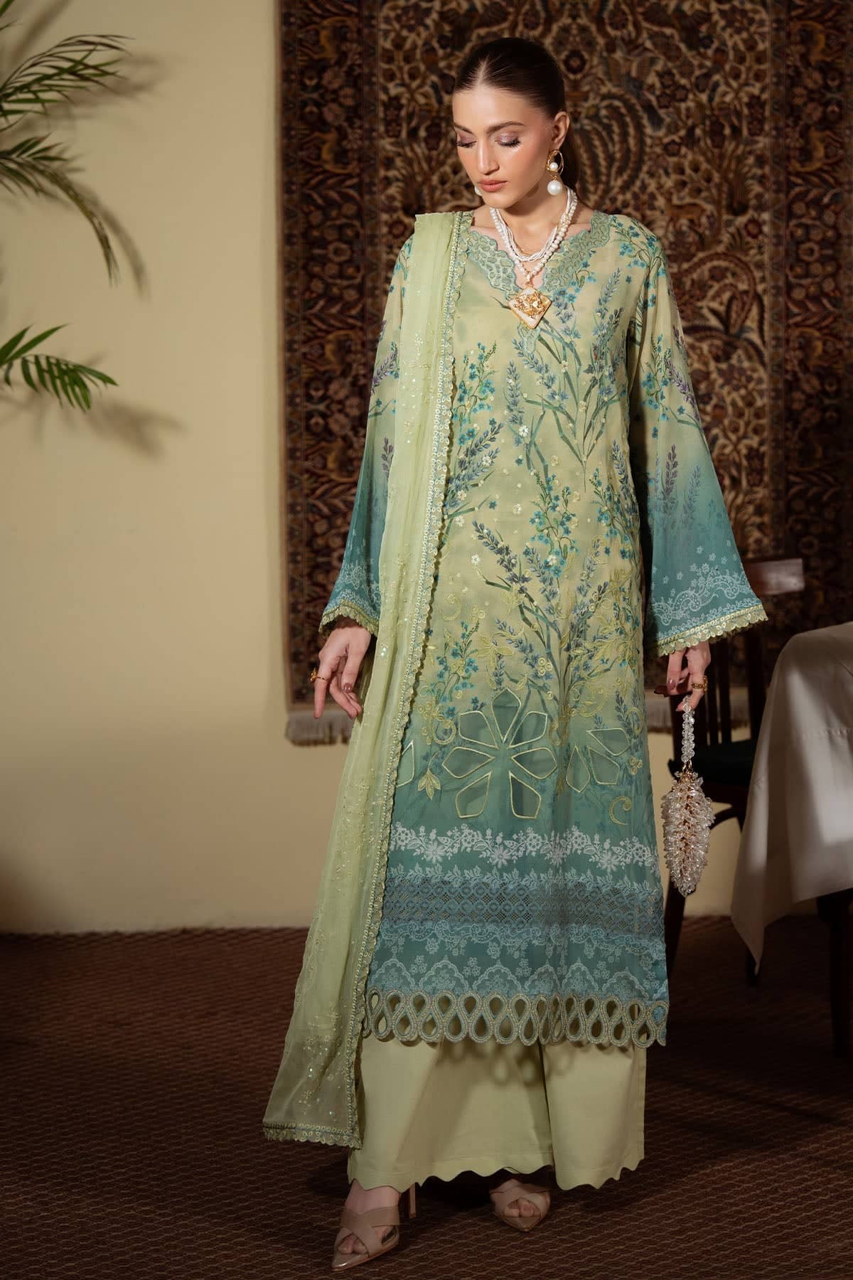 img_nureh_maya_swiss_lawn_awwal_outique