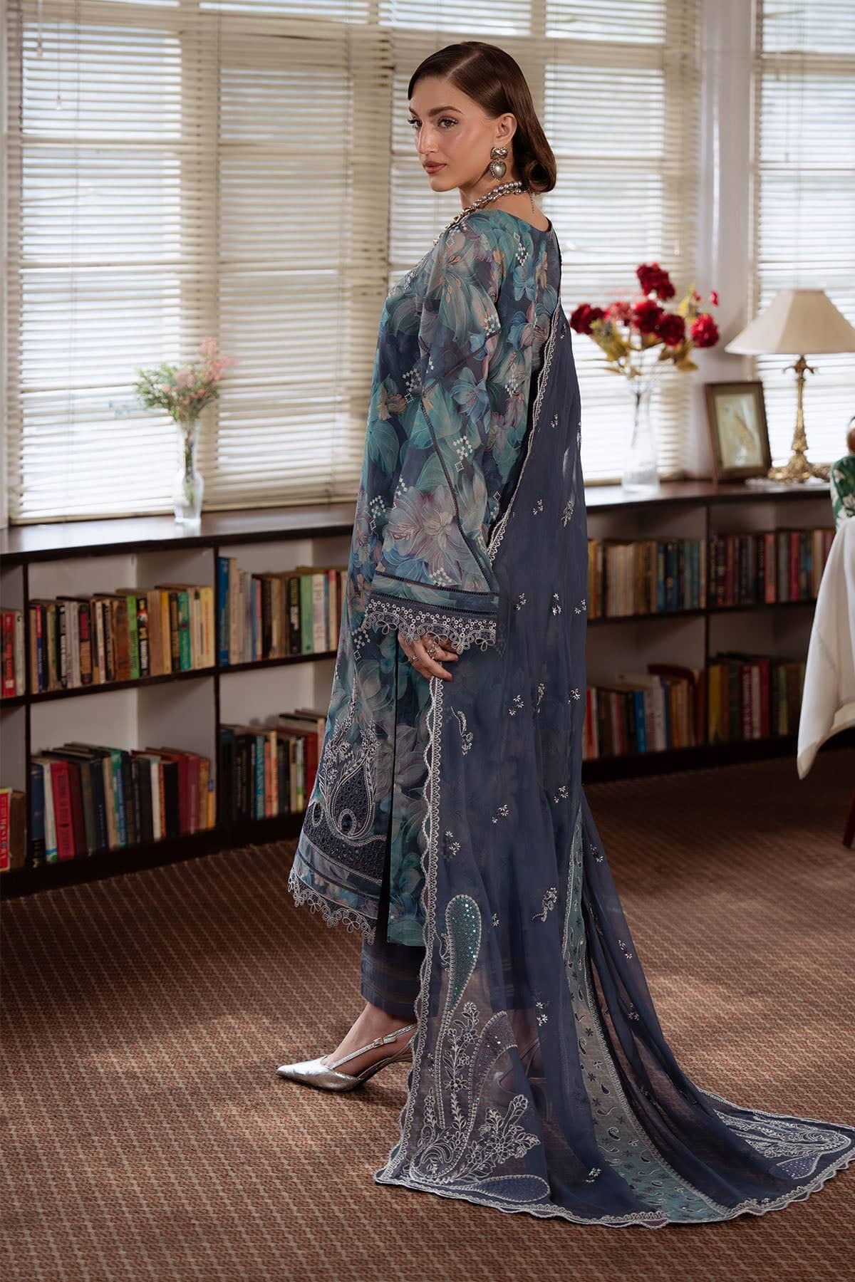 img_nureh_maya_swiss_lawn_awwal_outique