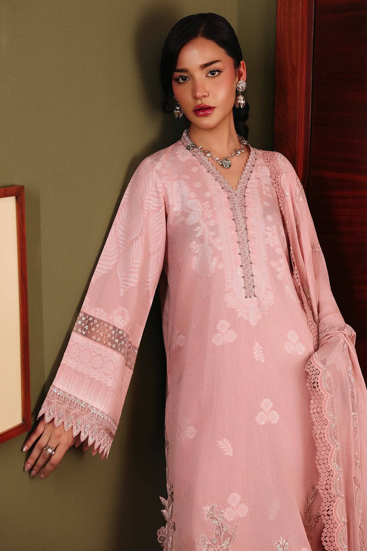 Nureh Maya Jacquard 26/NJ- 111