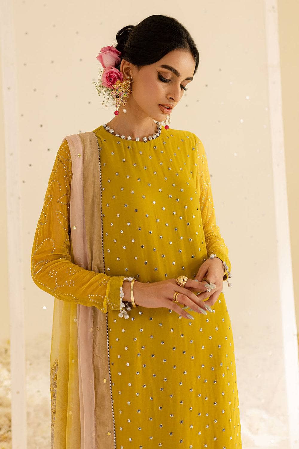 img_nureh_mukeshkari_awwal_boutique