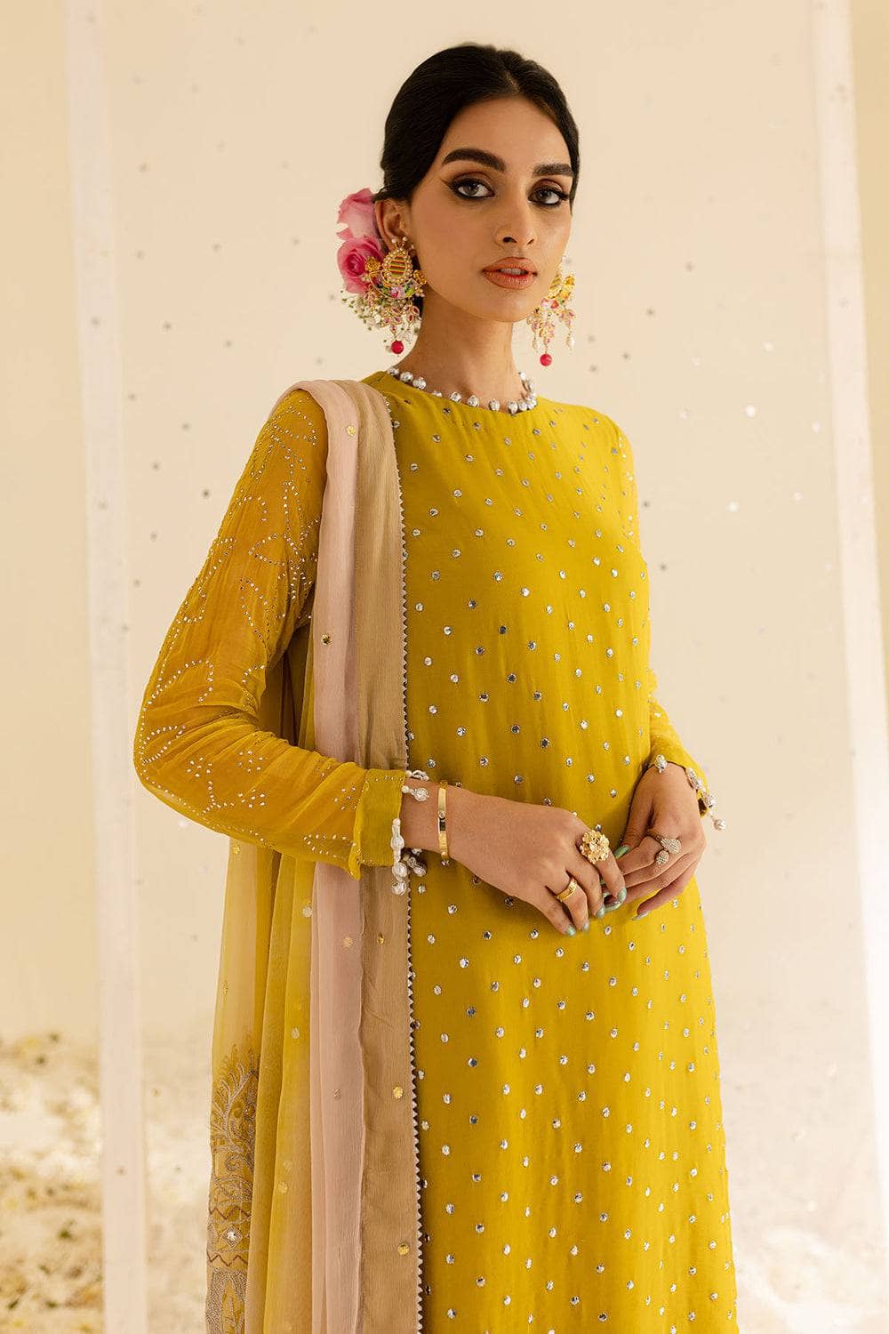 img_nureh_mukeshkari_awwal_boutique