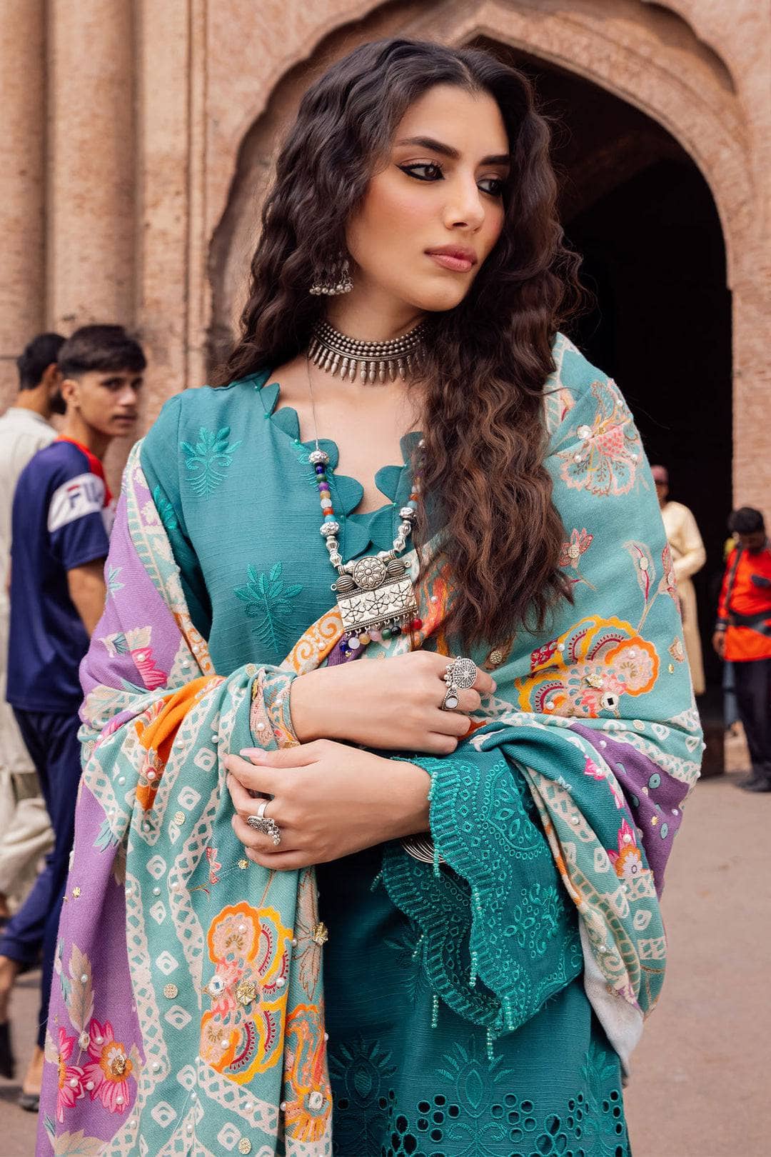 img_nureh_bazaar_chikankari_khaddar_awwal_boutique