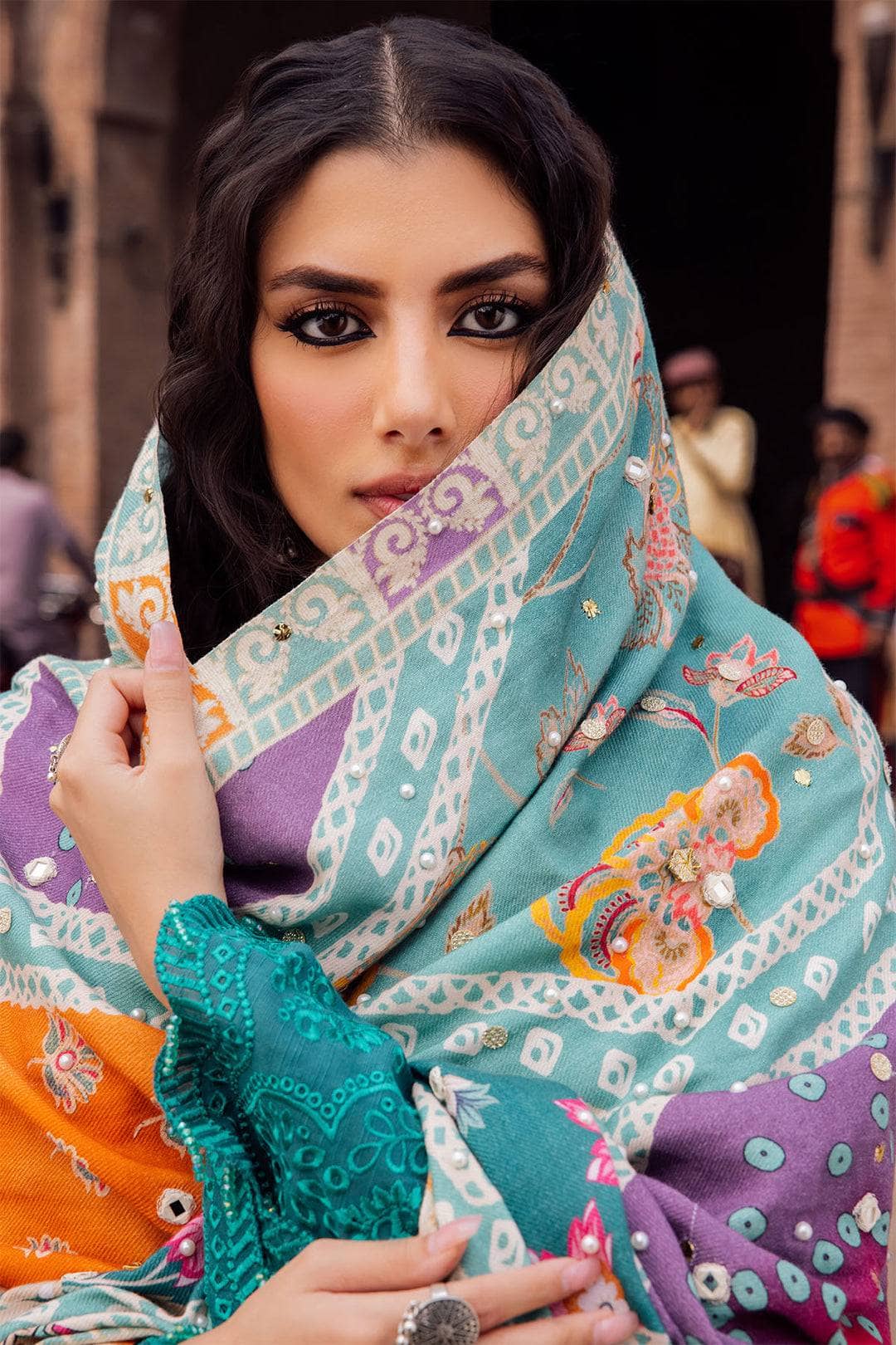 img_nureh_bazaar_chikankari_khaddar_awwal_boutique