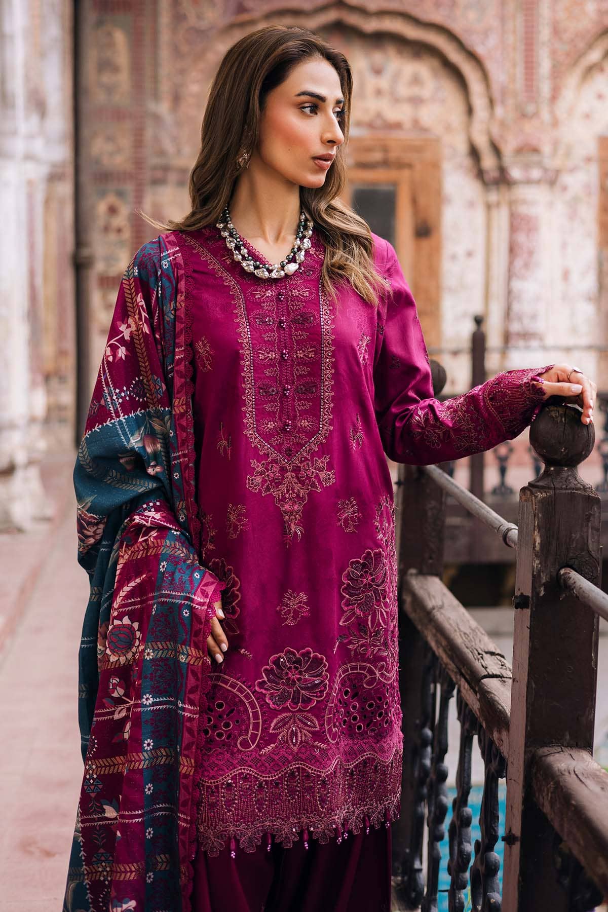 Nureh Maya Linen 25/NW 100
