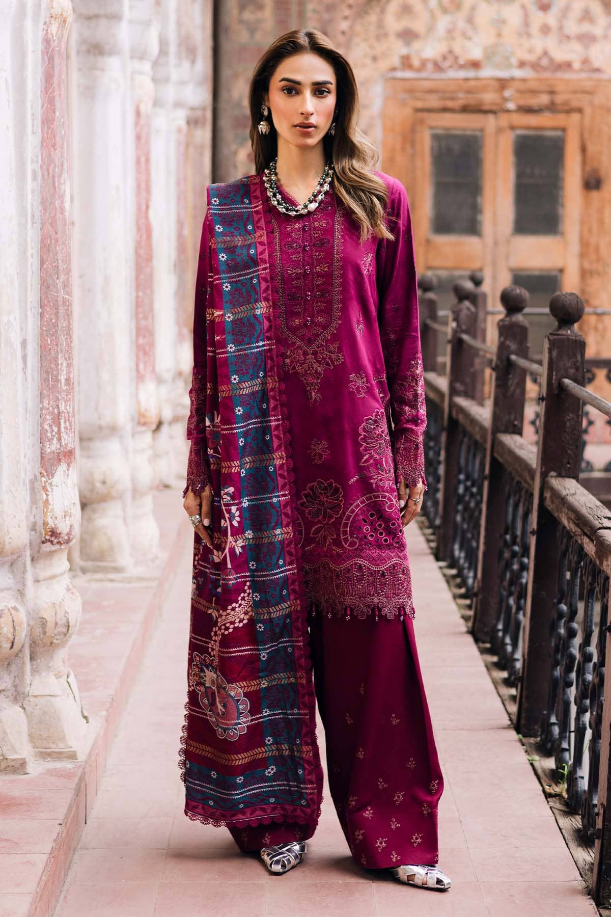 Nureh Maya Linen 25/NW 100