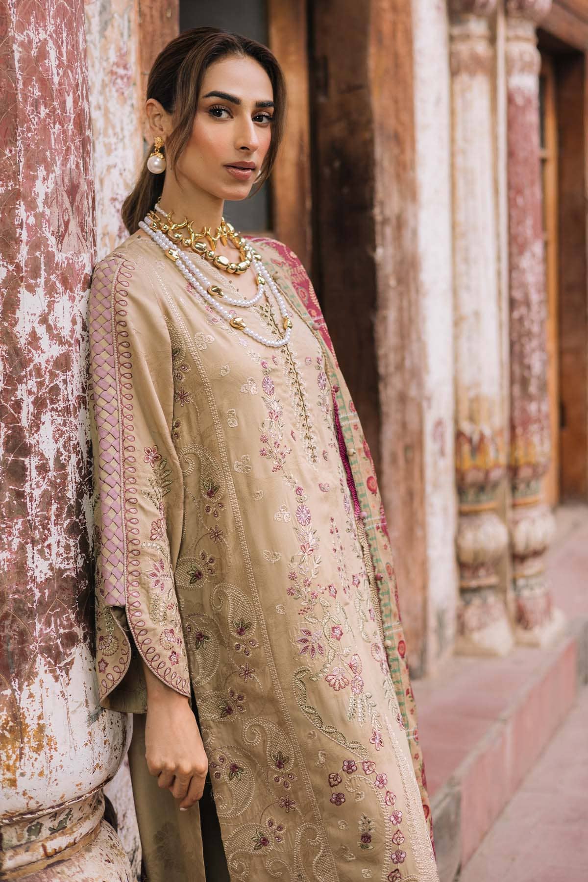 Nureh Maya Linen 25/NW 101