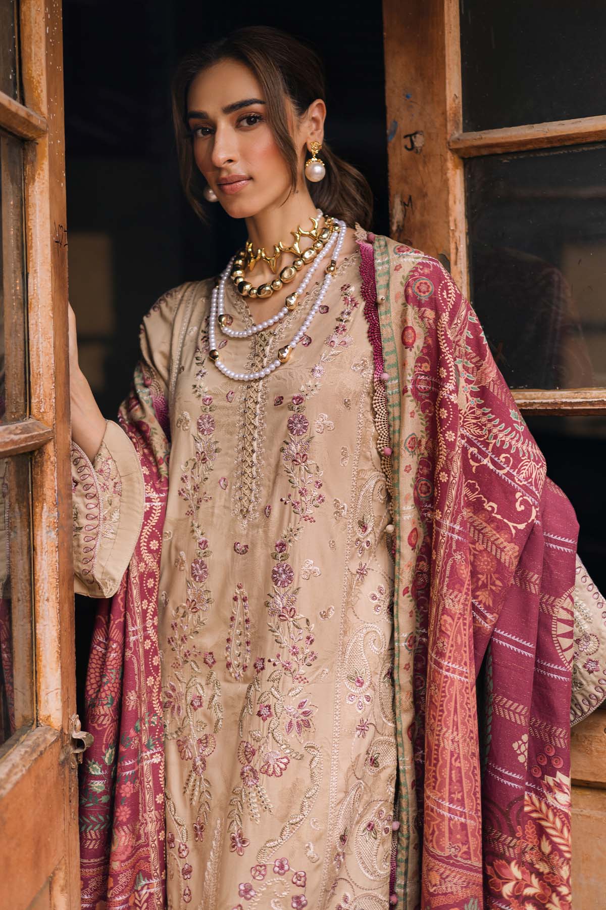Nureh Maya Linen 25/NW 101