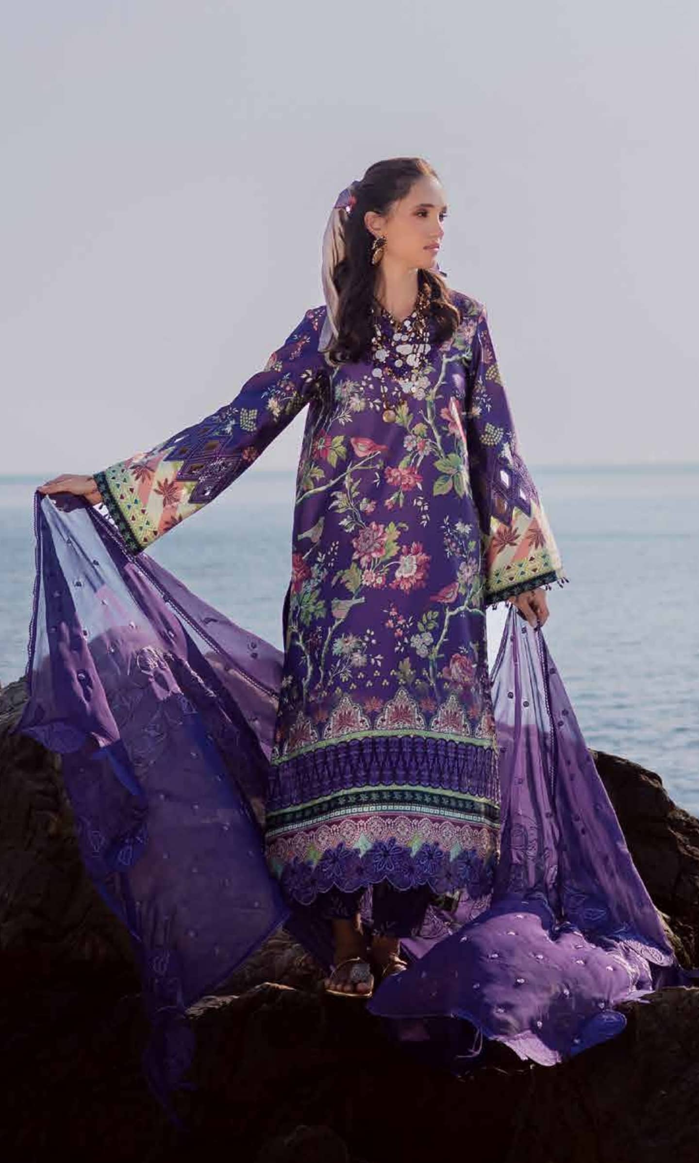 img_nureh_silk_awwal_boutique