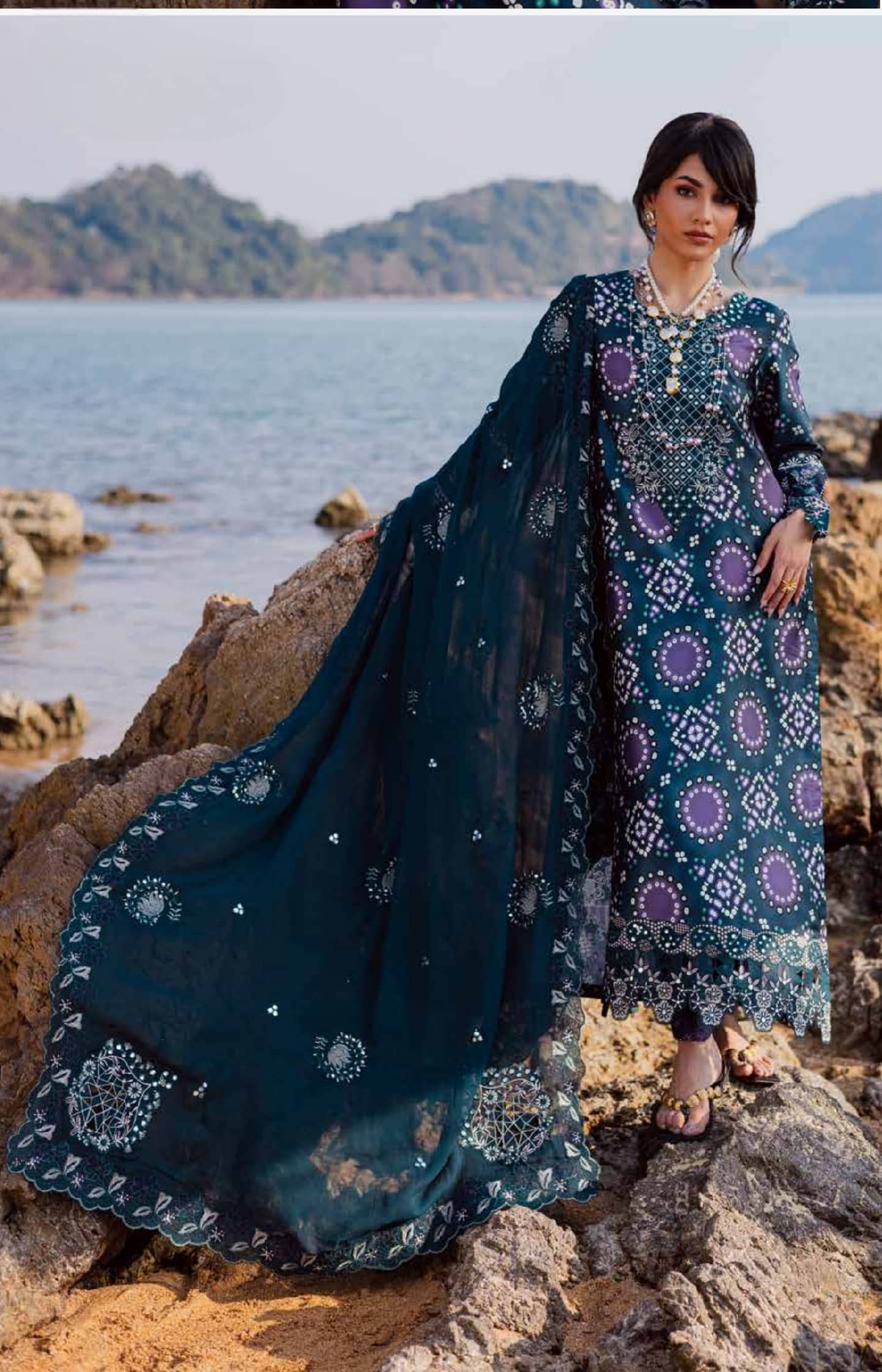img_nureh_silk_awwal_boutique