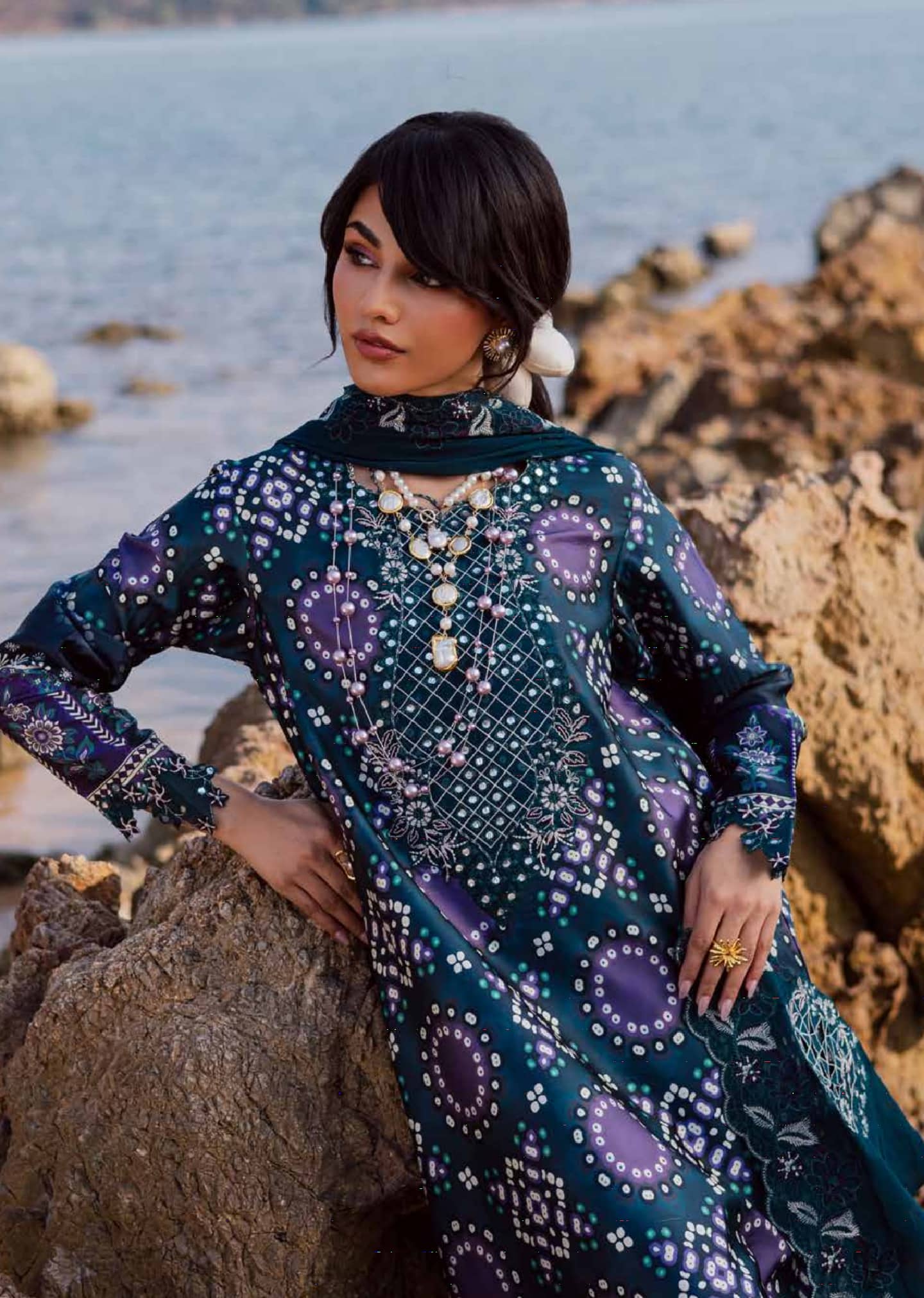 img_nureh_silk_awwal_boutique