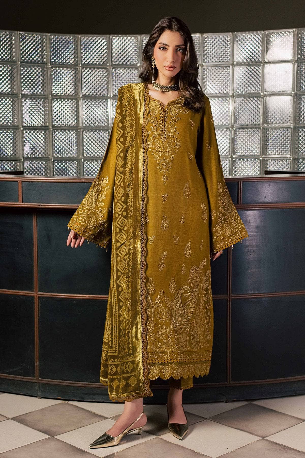 Nureh Exclusive 26/Warm Leather Peach/ Velvet Palachi Shawl/NE-283