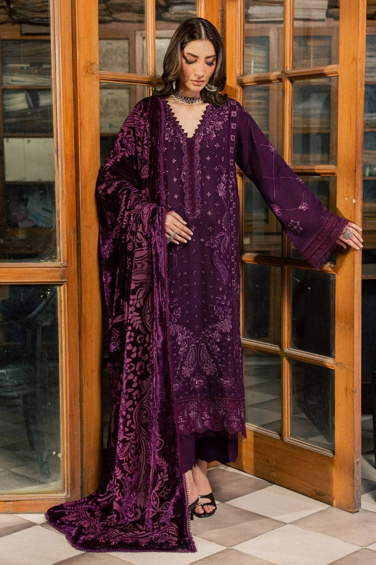 Nureh Exclusive 26/Warm Leather Peach/ Velvet Palachi Shawl/NE-284NE 28