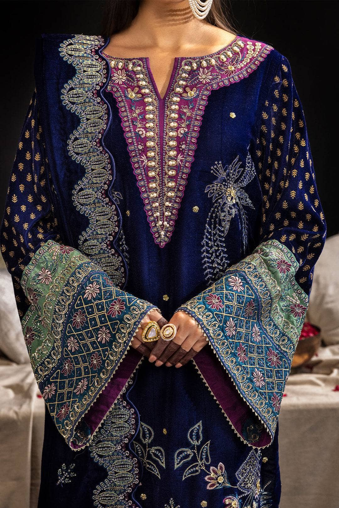 img_nureh_velvet_awwal_boutique