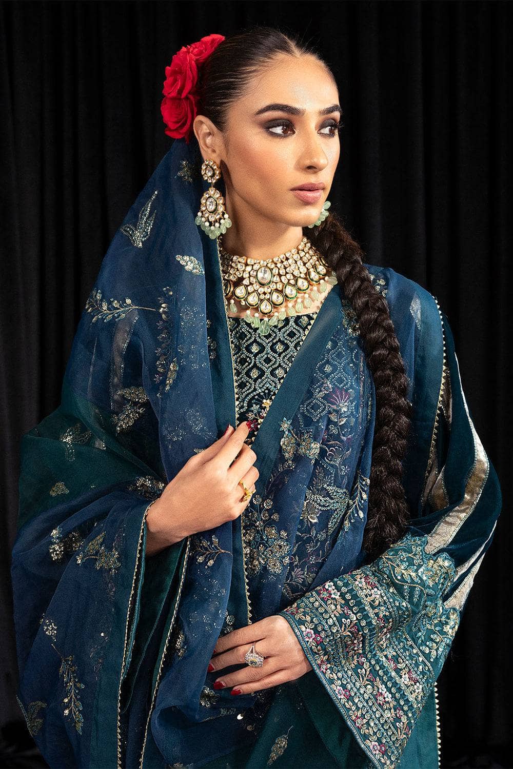 img_nureh_maya_velvet_awwal_boutique