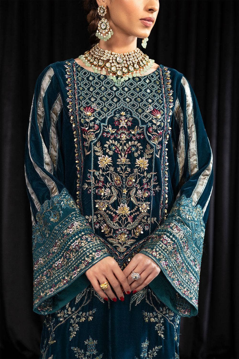 img_nureh_maya_velvet_awwal_boutique