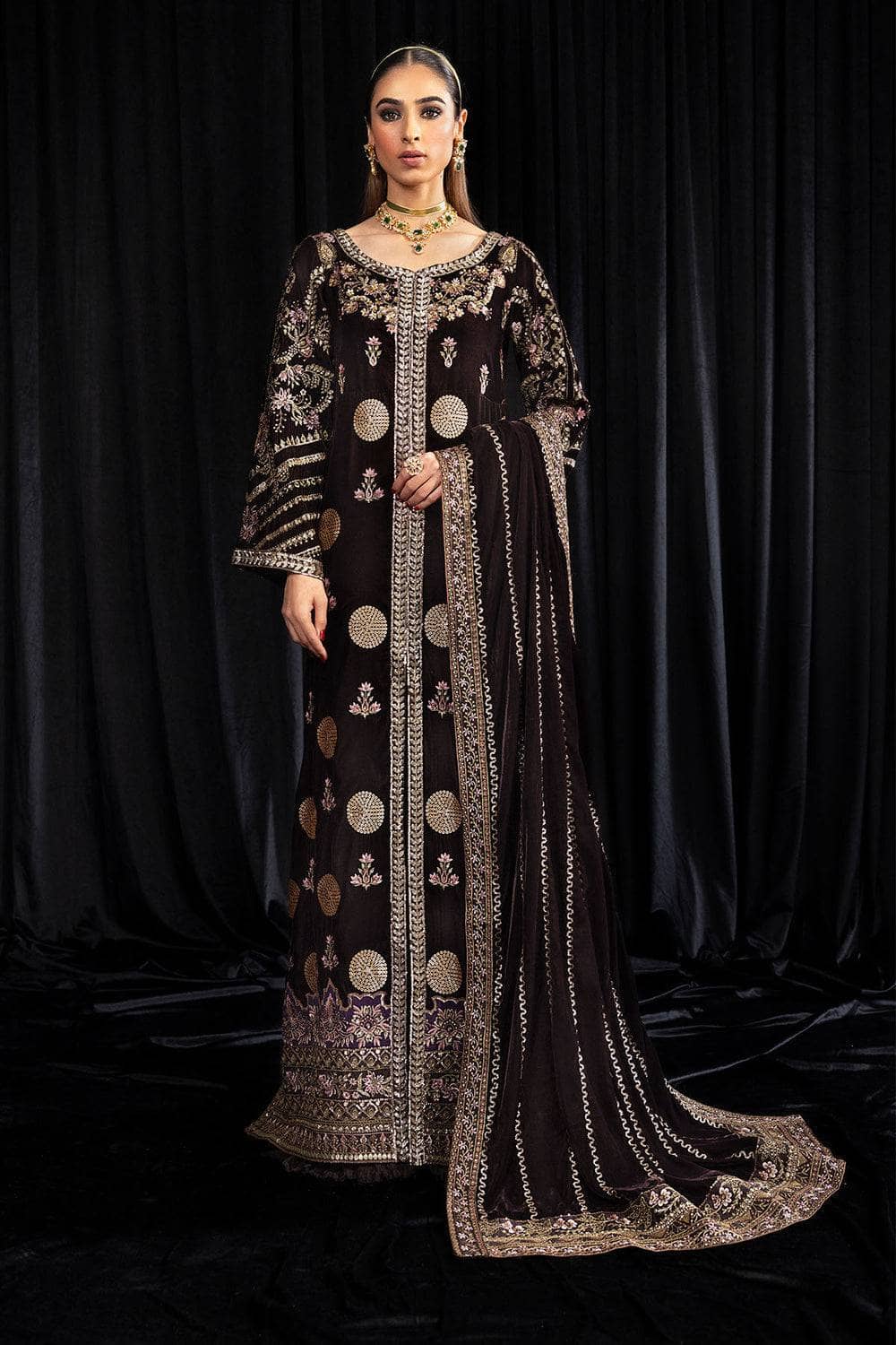 img_nureh_maya_velvet_awwal_boutique