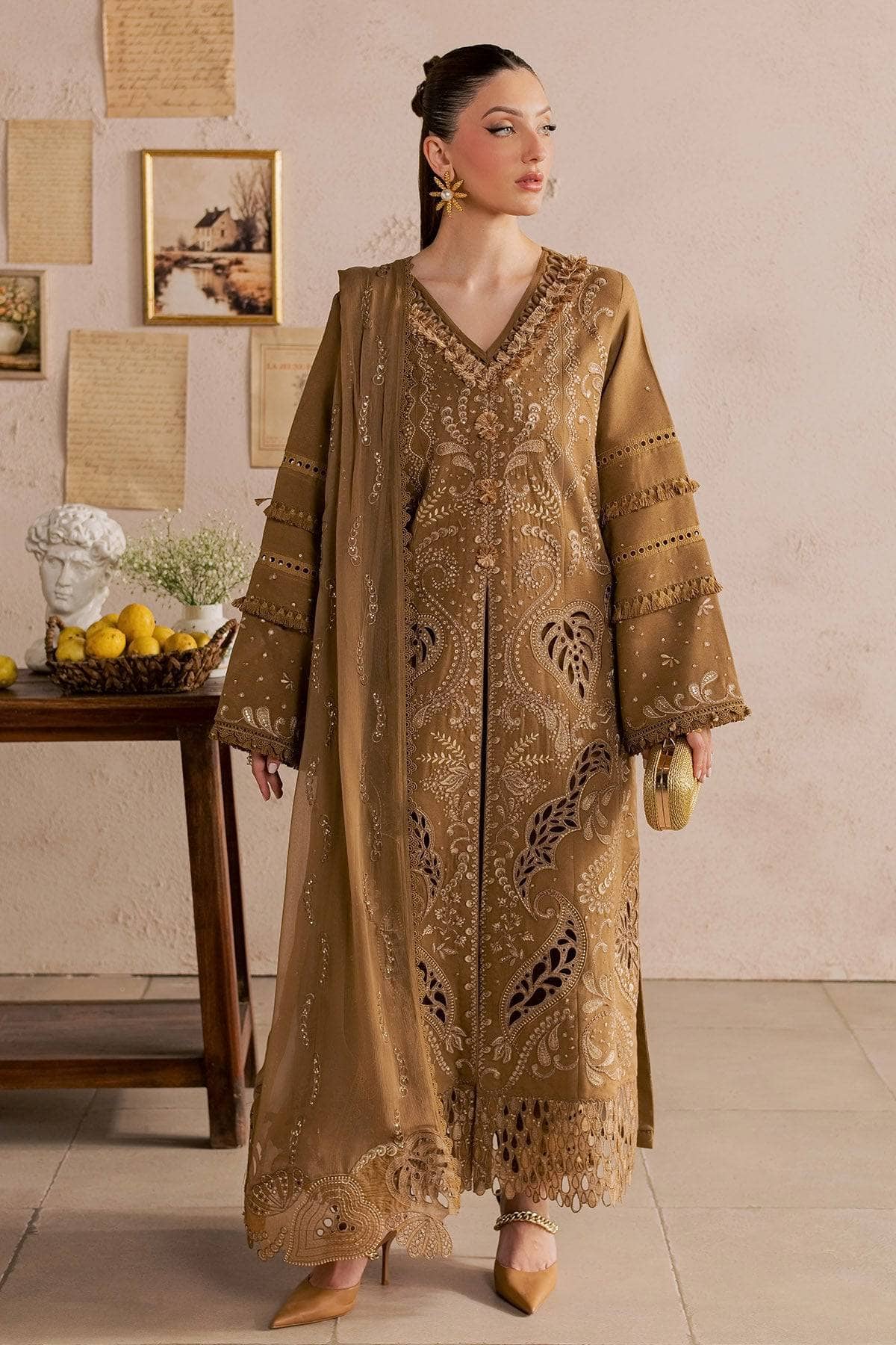 img_nureh_karandi_luxury_winter_formals_awwal_boutique