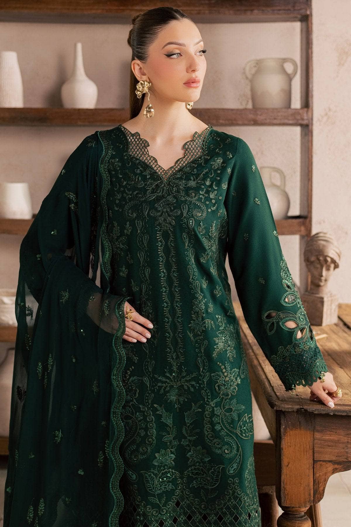 img_nureh_karandi_luxury_winter_formals_awwal_boutique