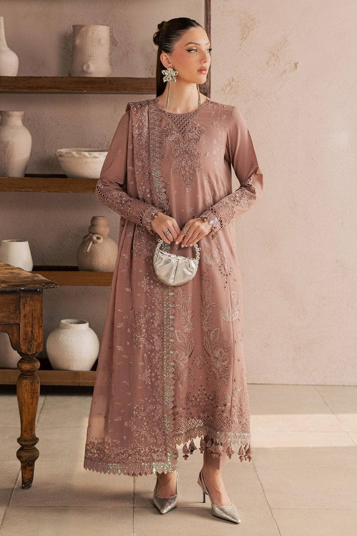 img_nureh_karandi_luxury_winter_formals_awwal_boutique