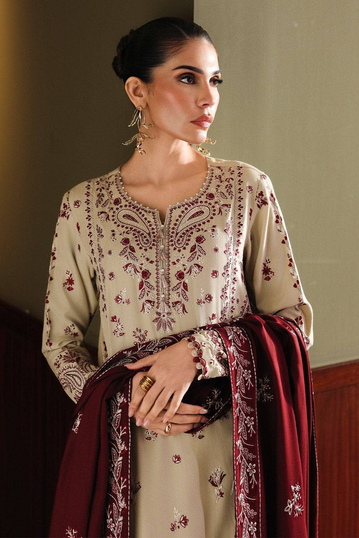 Nureh Marina Exclusive Winter/NE 278/Embroideried Woolen Shawl