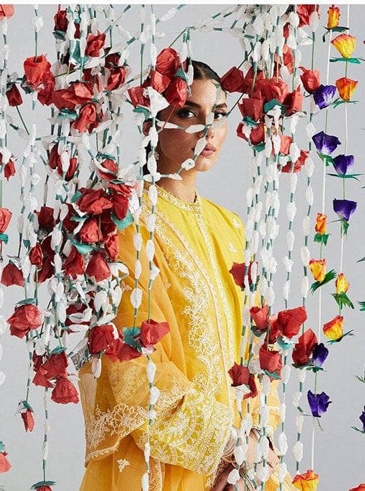 img_crimson_lawn_awwal_boutique