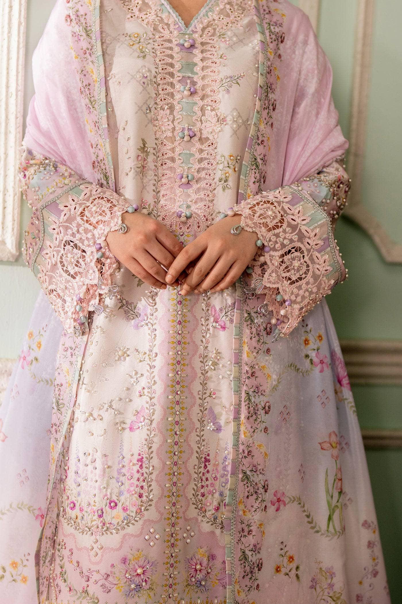 img_qalamkar_luxe_silk_awwal_boutique