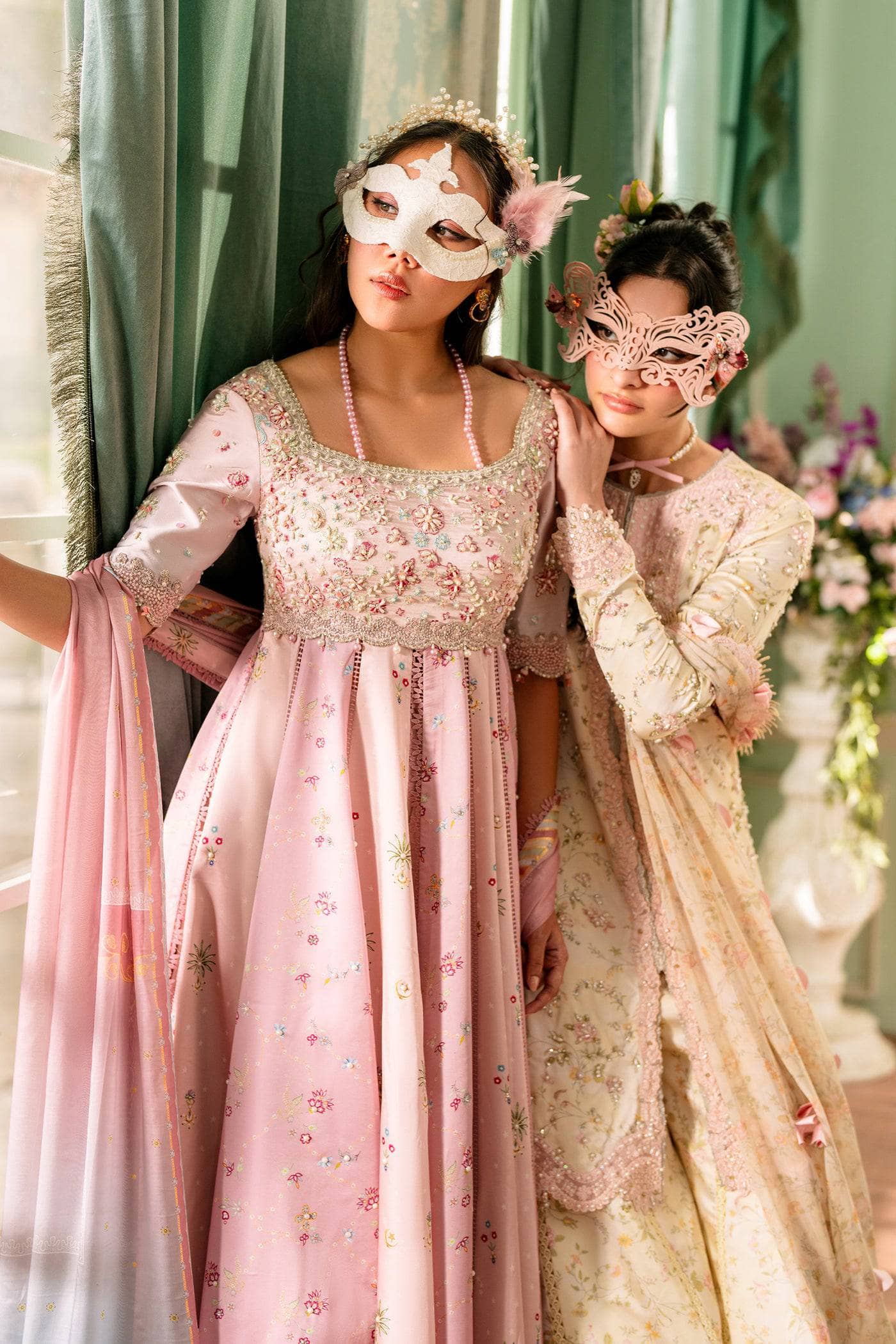 img_qalamkar_luxe_silk_awwal_boutique