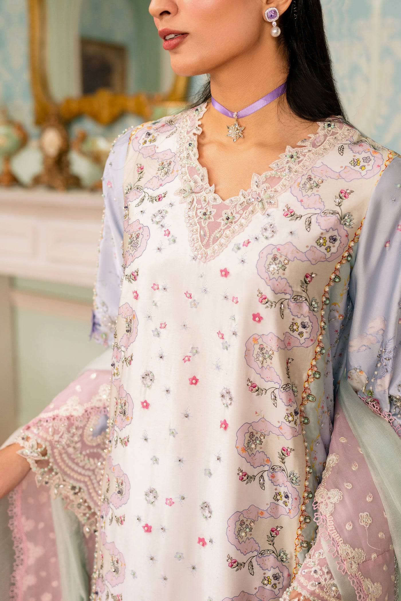 img_qalamkar_luxe_silk_awwal_boutique