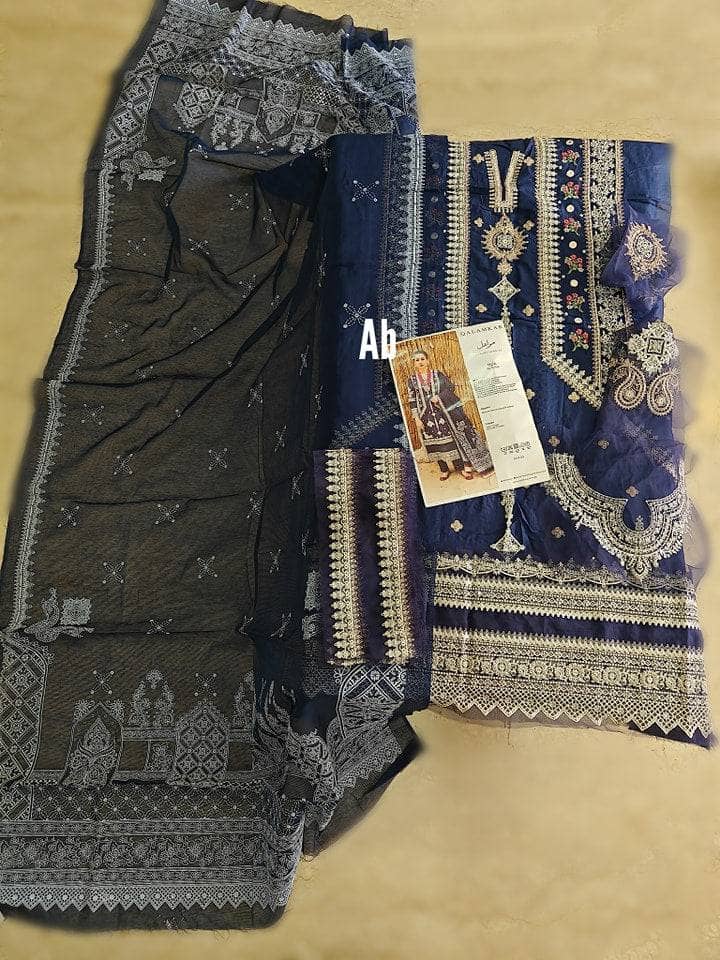 img_open_pic_mushq_velevt_awwal_boutique