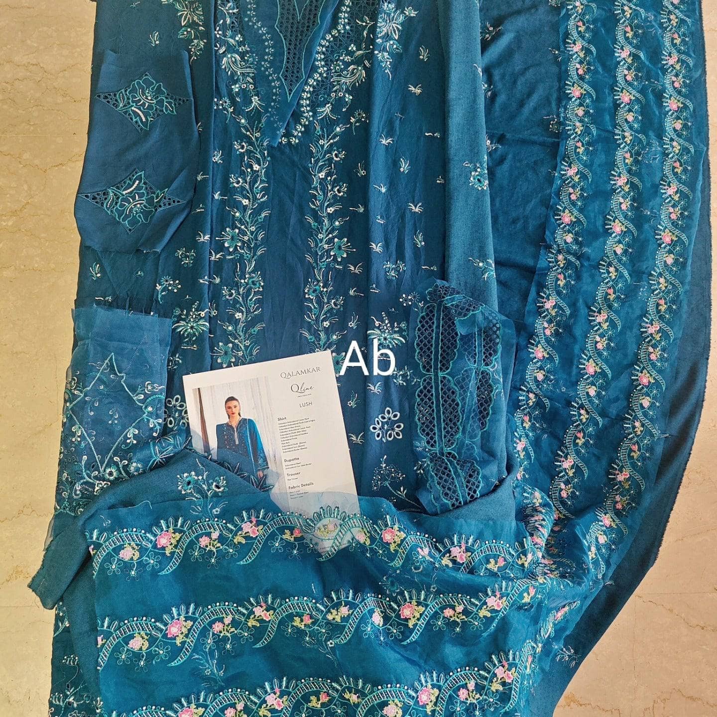 img_qalamkar_q_line_linen_awwal_boutique