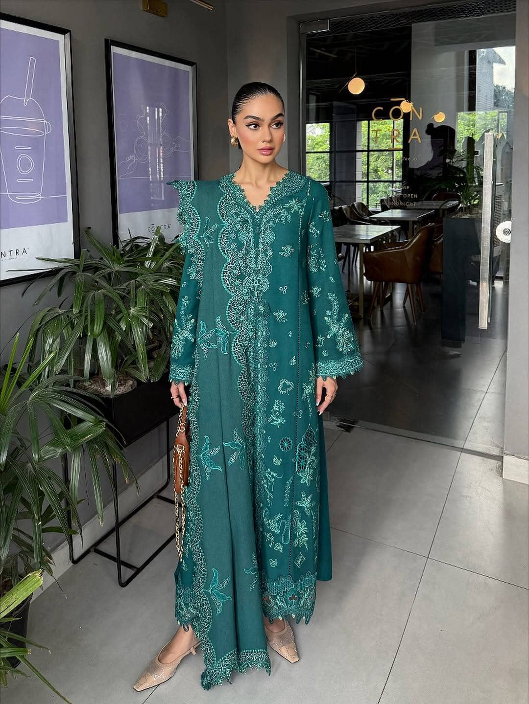 img_spotted_in_qalamkar_q_line_linen_awwal_boutique