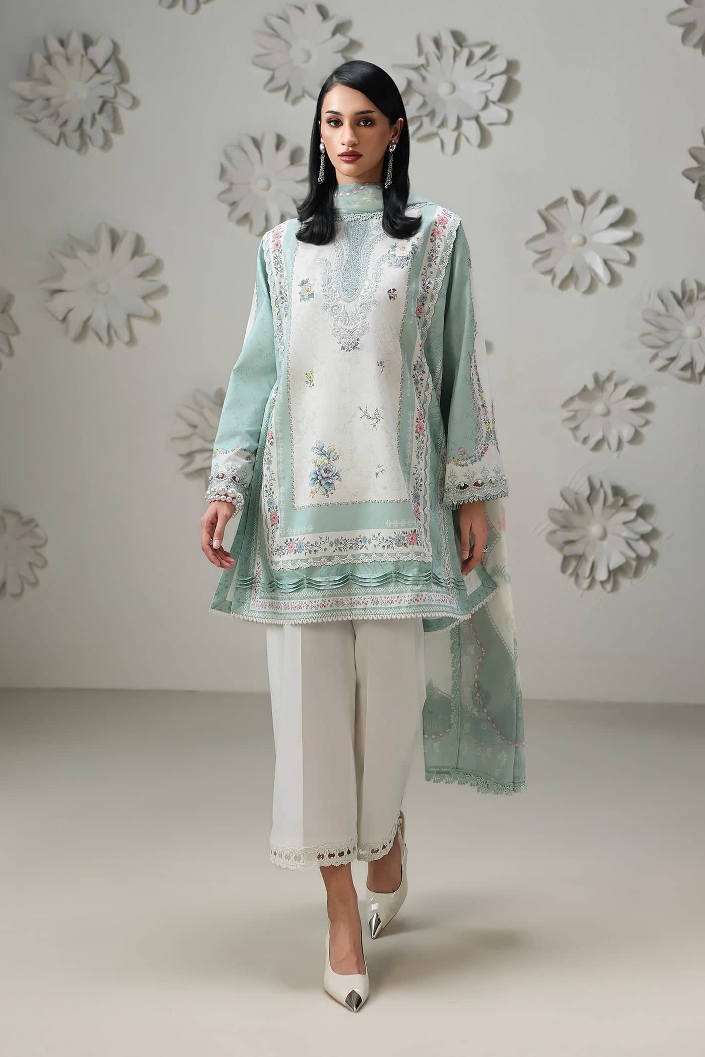 img_qalamkar_q_print_vol_2_lawn_awwal_boutique