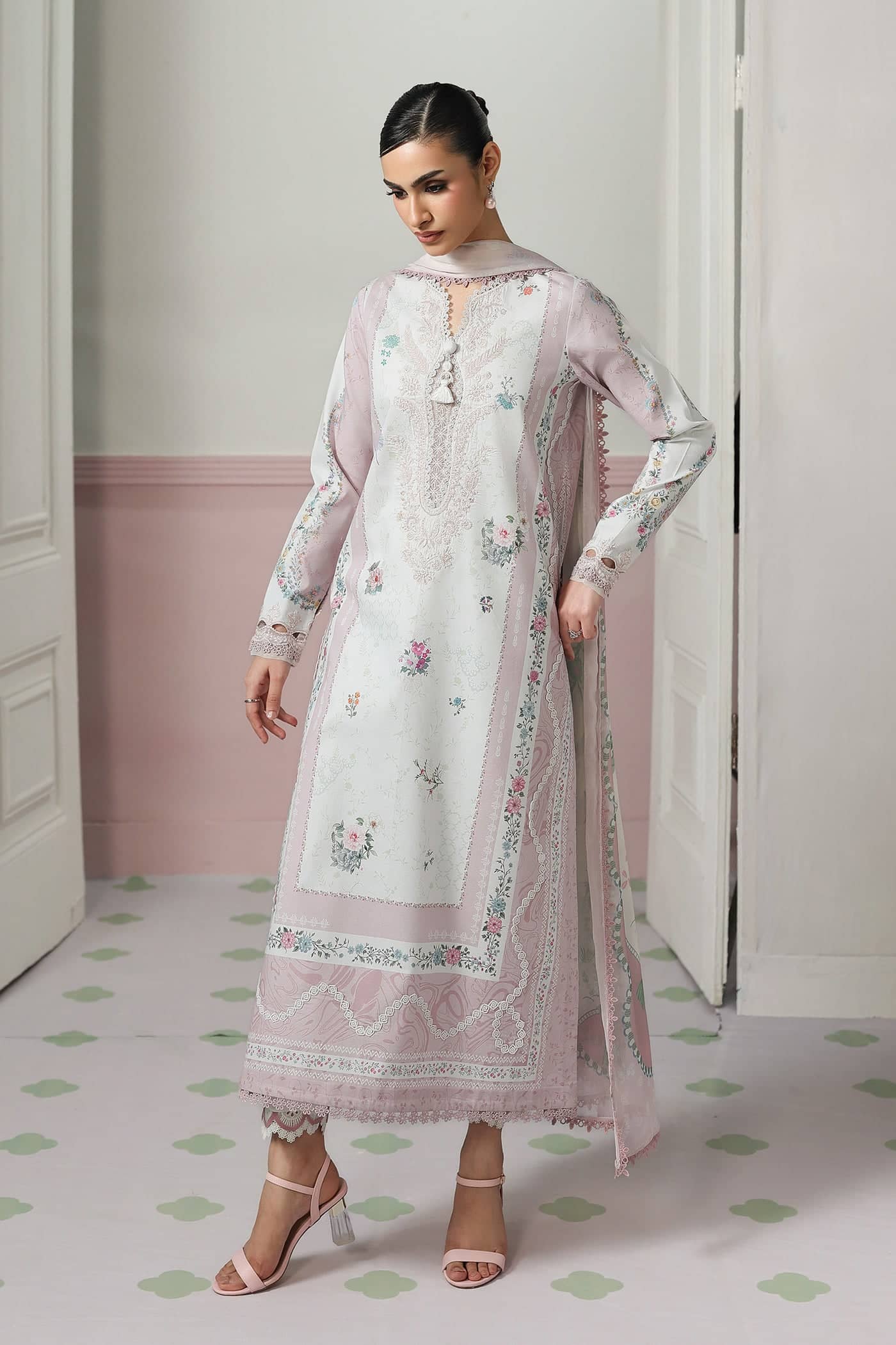 img_qalamkar_q_print_vol_2_lawn_awwal_boutique