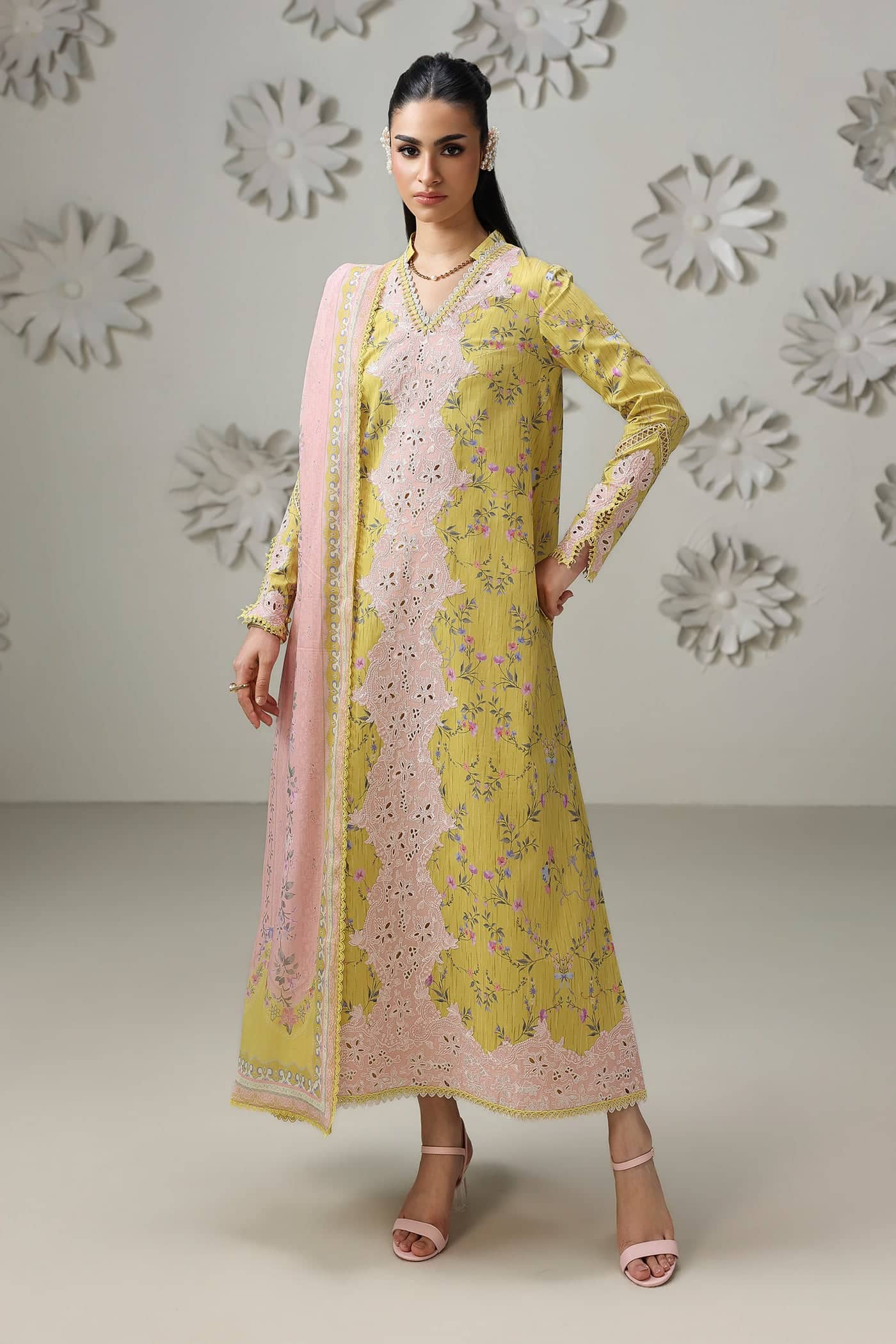 img_qalamkar_q_print_vol_2_lawn_awwal_boutique