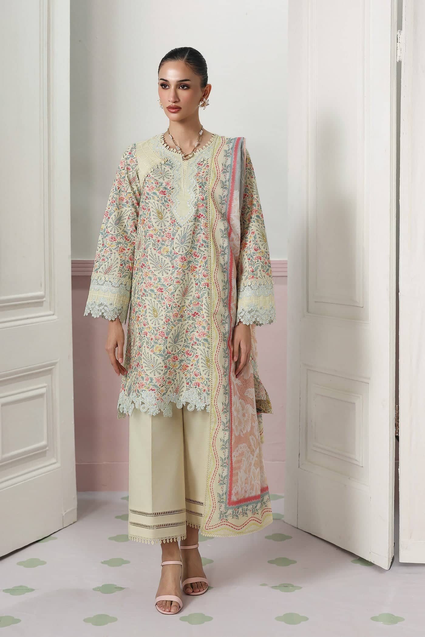img_qalamkar_q_print_vol_2_lawn_awwal_boutique