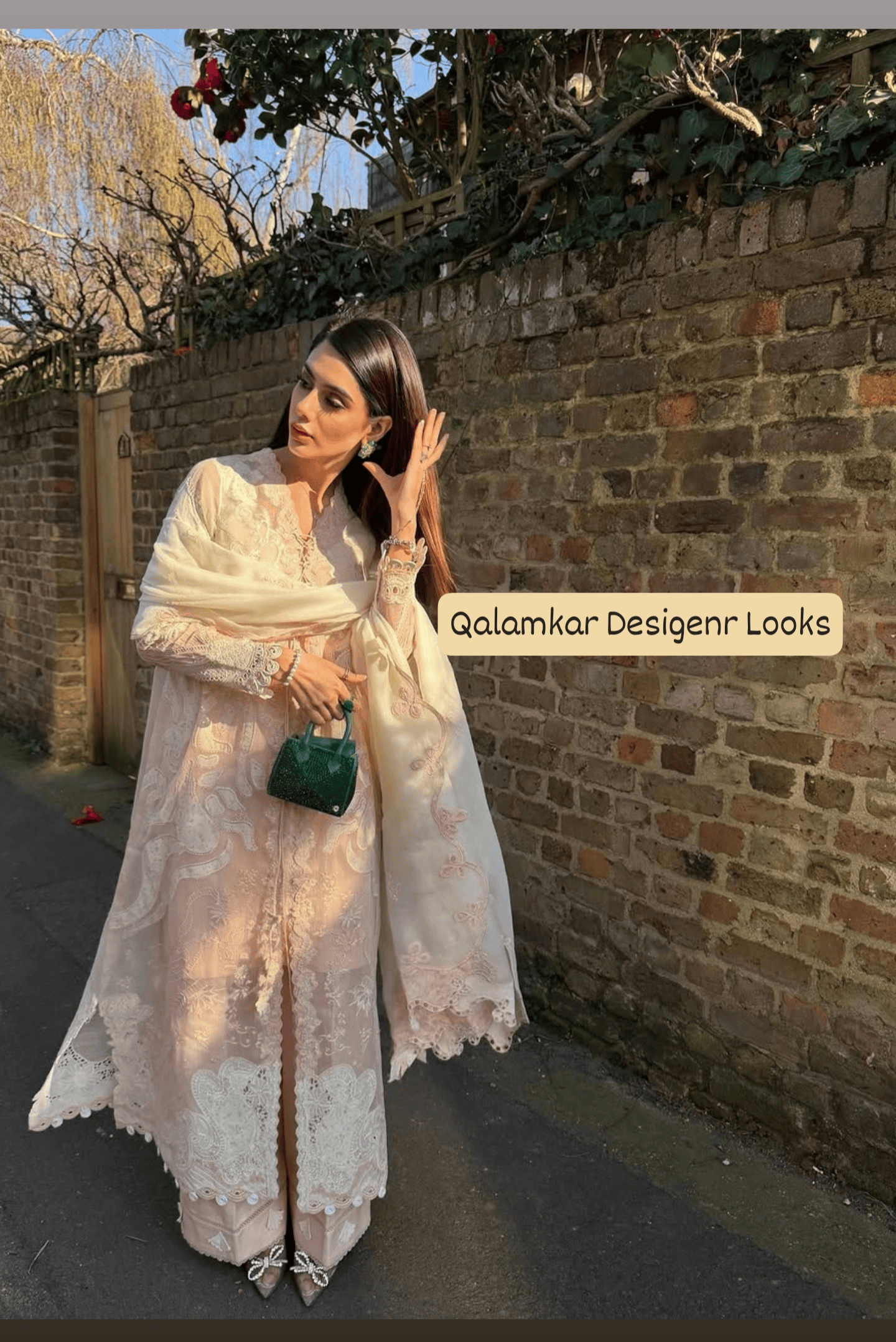 img_qalamkar_luxury_lawn_26_awwal_boutique
