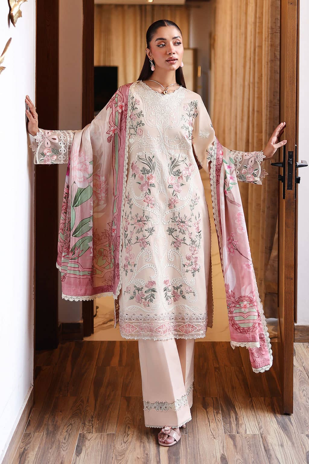 img_ramsha_andaz_lawn_awwal_boutique
