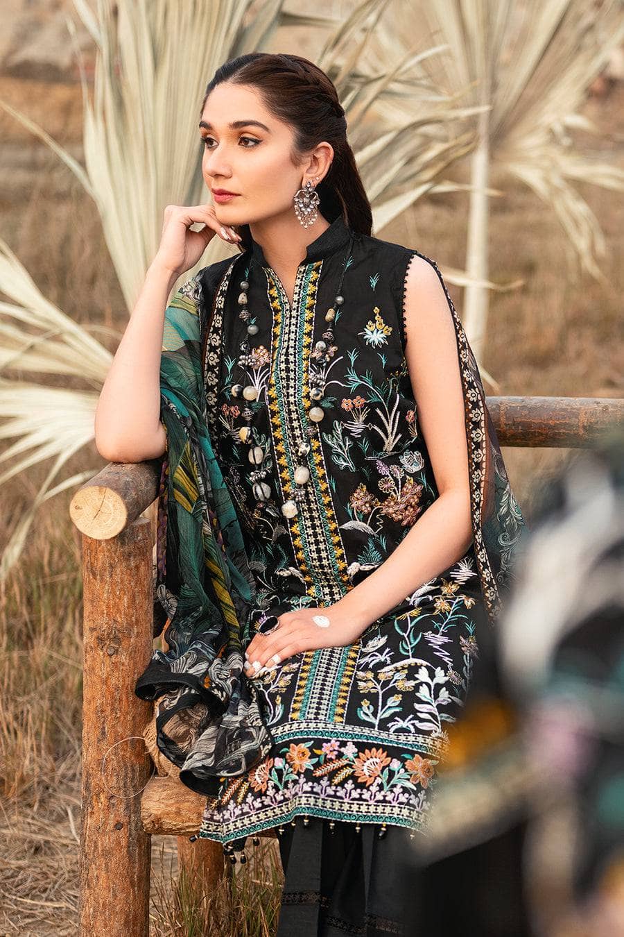 img_ramsha_riwayat_lawn_23_awwal_boutique