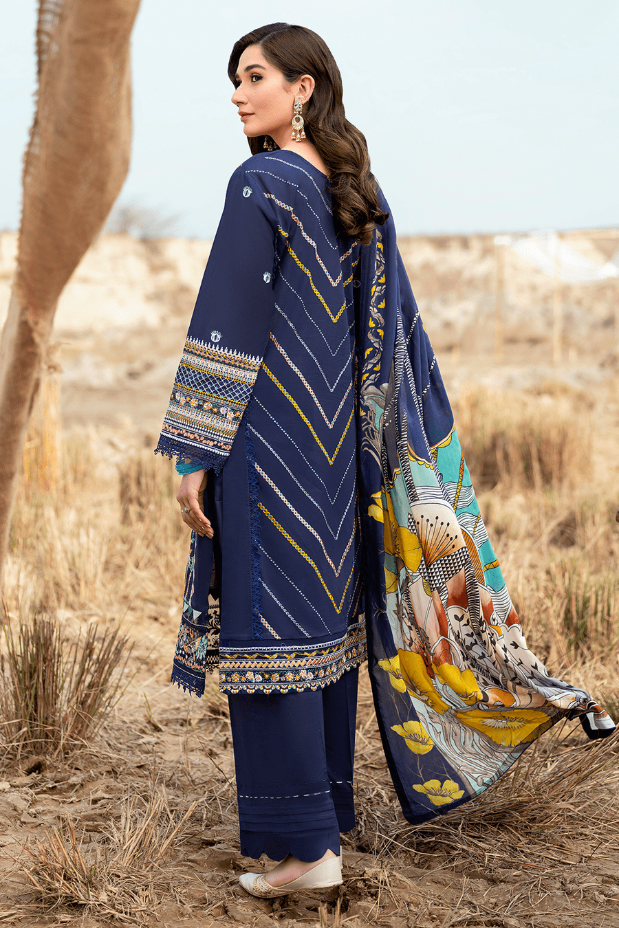 img_ramsha_riwayat_lawn_23_awwal_boutique