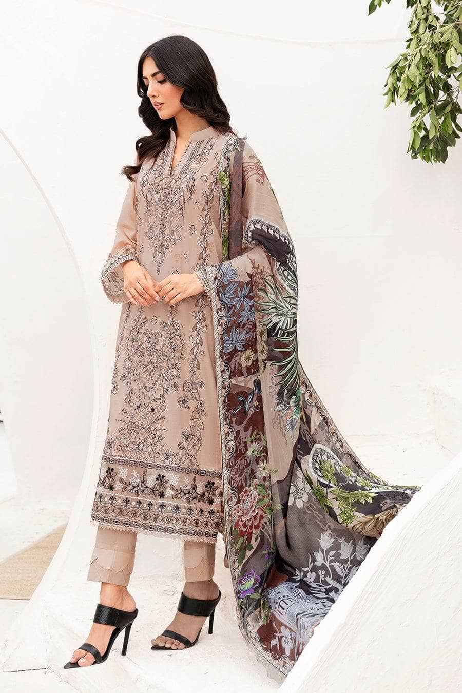 img_ramsha_lawn_vol_11_awwal_boutique