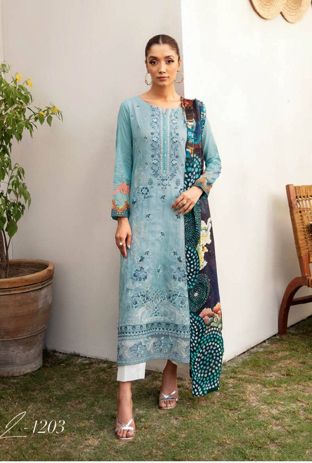 img_ramsha_lawn_vol_11_awwal_boutique